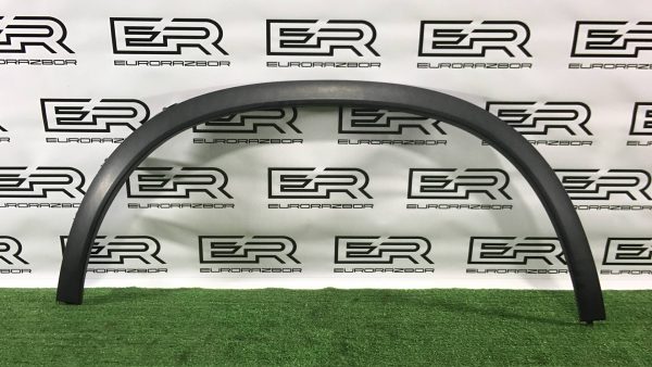 Накладка колесной арки задний правый Mercedes Benz