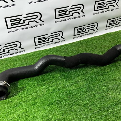 Патрубок интеркулера Land Rover Range Rover 4 L405 Патрубок интеркулера Land Rover Range Rover 4 L405