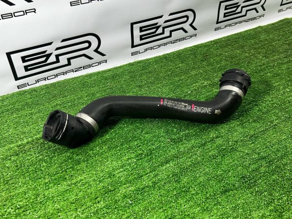 Патрубок охлаждения Mercedes Benz C W205