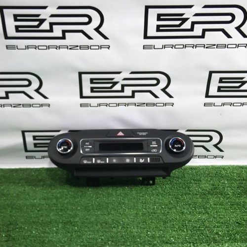 Блок управления печки/климат контроля Kia Sportage