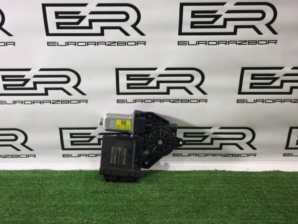 Моторчик стеклоподъемника передний левый Volvo