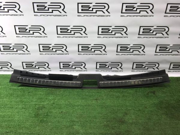 Накладка замка багажника Volvo XC90