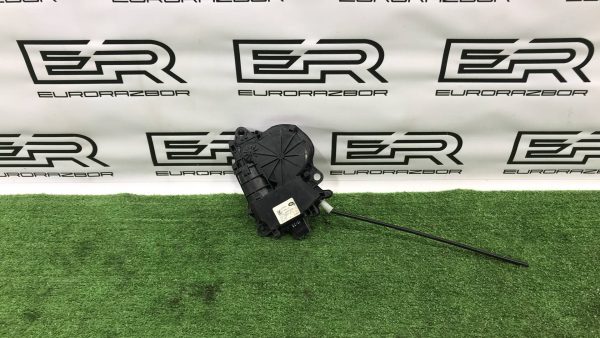 Доводчик багажника Range Rover L405