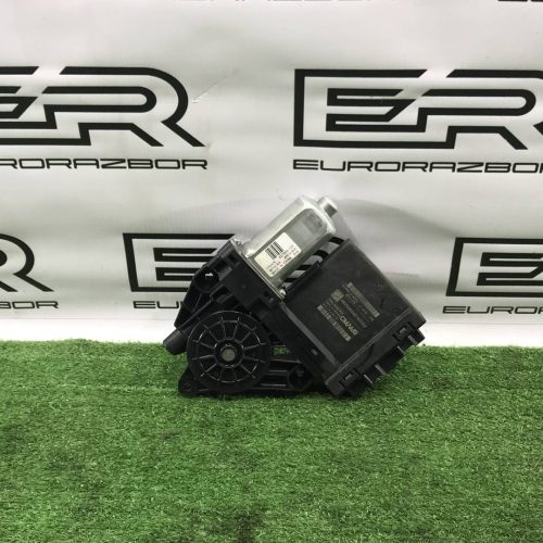 Моторчик стеклоподъемника Volvo XC90 Моторчик стеклоподъемника Volvo XC90