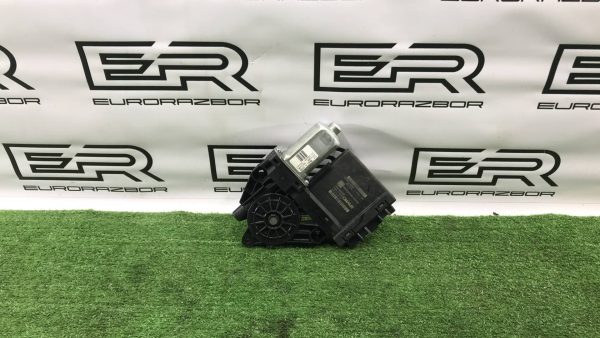 Моторчик стеклоподъемника Volvo XC90