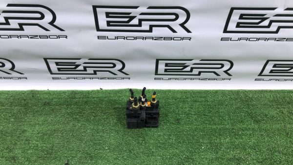 Блок клапанов Range rover l405 l494