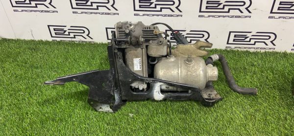 Компрессор пневмоподвески Volvo XC90