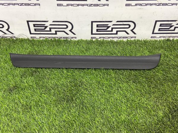 Накладка внутренняя на порог передняя правая КIA К5