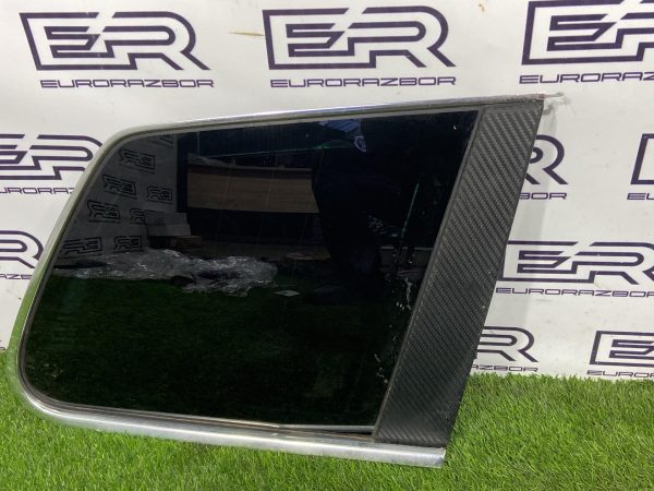 Стекло собачника правое Volkswagen Touareg