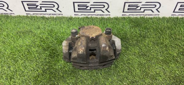 Суппорт передний правый Volvo XC90