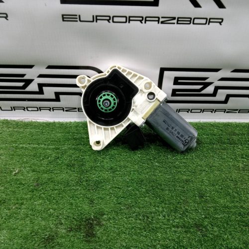 Моторчик стеклоподъемника левый Mercedes Benz