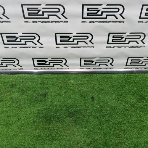 Молдинг стекла двери Mercedes GLC