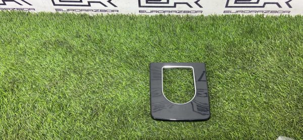 Накладка центральной консоли Jaguar F Pace X761