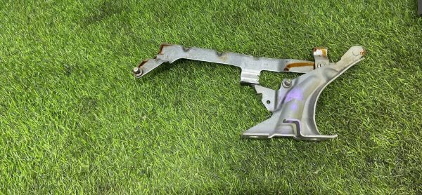 Петля капота левая Volvo XC90