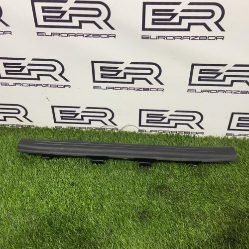 Накладка внутренняя на порог передняя правая КIA К5