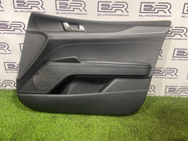 Обшивка двери передняя правая Kia K5 DL3