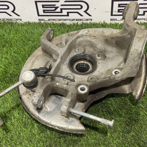 Кулак задний правый Volvo XC90