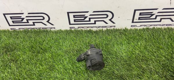 Насос охлаждающей жидкости дополнительный Mercedes W167 C167 X167