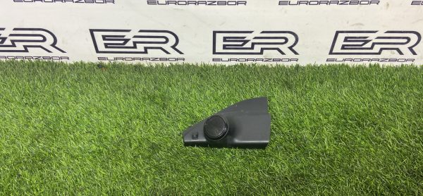 Накладка двери передней левой Toyota Fortuner