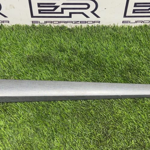 Накладка двери передней правой для Toyota Hilux 8 Накладка двери передней правой для Toyota Hilux