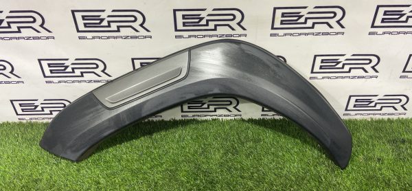 Накладка колесной арки передний левый Toyota Hilux 8 Рест