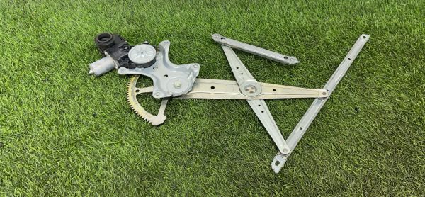 Стеклоподъёмник задний левы Lexus RX