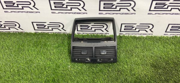 Дефлектор обдува салона центральный Volkswagen Touareg