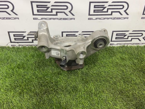 Кулак задний левый Audi Q7 Q8 4M