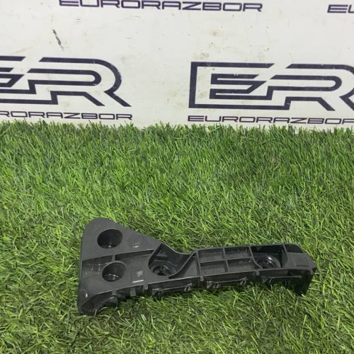 Кронштейн бампера задний правый для Toyota Hilux 8 рест. Кронштейн бампера задний правый для Toyota Hilux 8 рест.