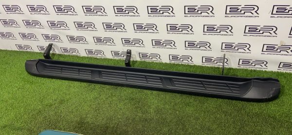 Подножка левая для Toyota Hilux 8 Рест