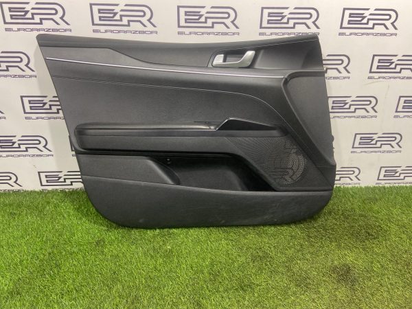Обшивка двери передняя левая Kia K5 DL3