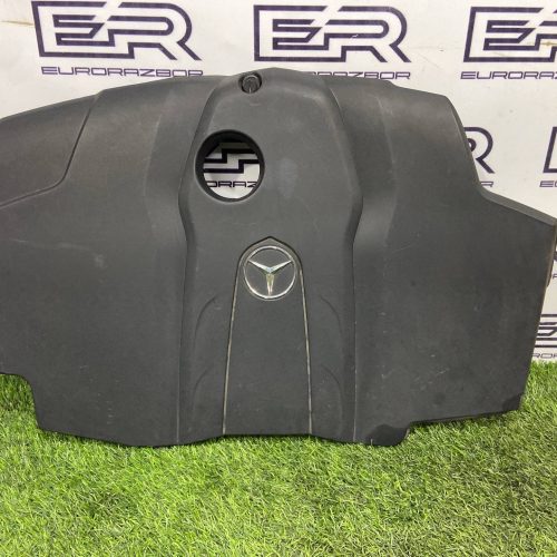 Декоративная крышка двигателя Om651 Mercedes