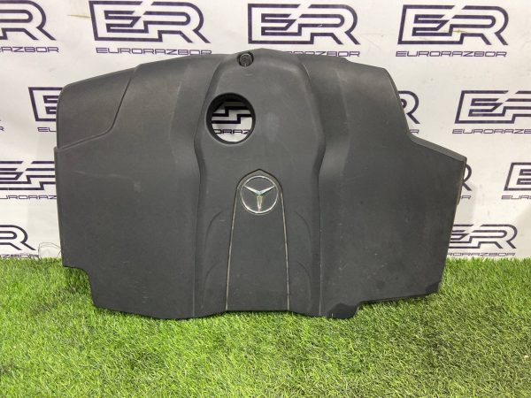 Декоративная крышка двигателя Om651 Mercedes