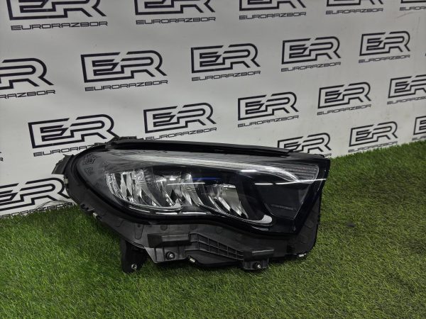 Фара правая Mercedes E Class W214