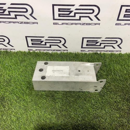 Кронштейн усилителя бампера левый Mercedes А Class W176 W117 W156 W246