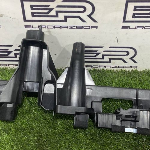 Кронштейн обшивки багажника правый Mercedes W167 C167 X167