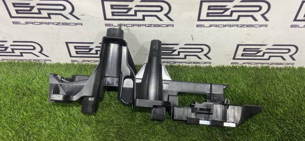 Кронштейн обшивки багажника правый Mercedes W167 C167 X167