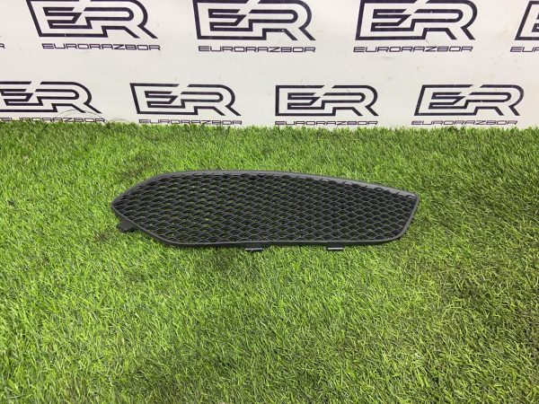 Решетка бампера передняя правая Mercedes Benz Cla С117