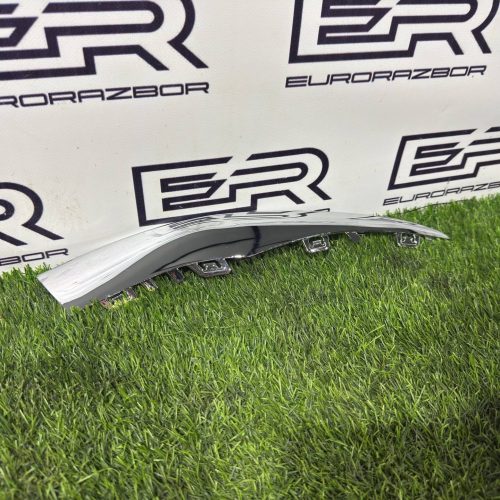 Молдинг переднего бампера правый Mercedes W205