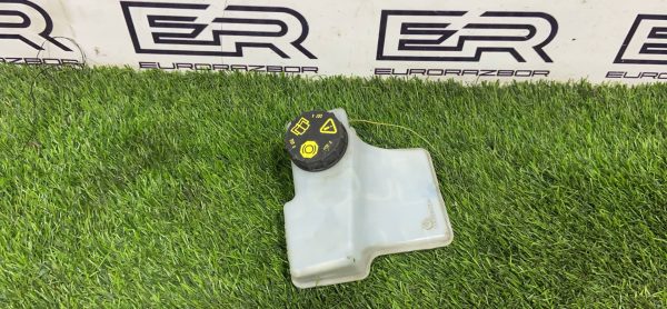 Бачок тормозной жидкости Volvo XC90