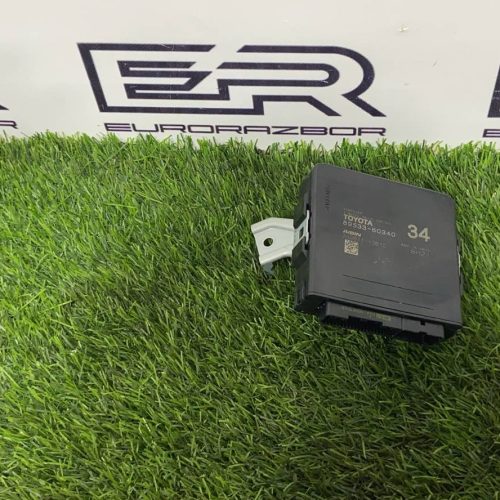 Блок управления полным приводом Toyota Hilux 8 рест.