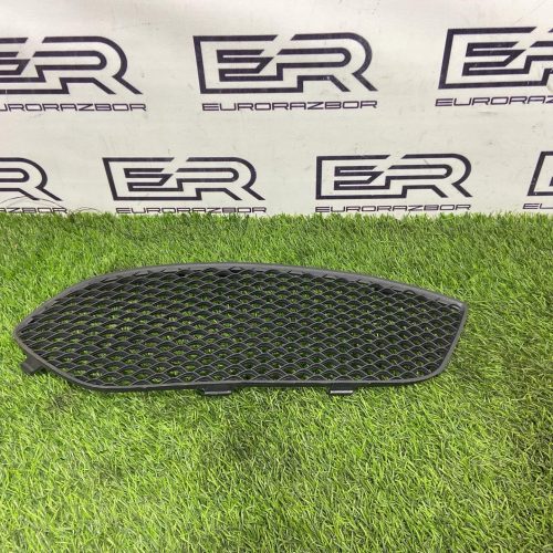 Решетка бампера передняя правая Mercedes Benz Cla С117