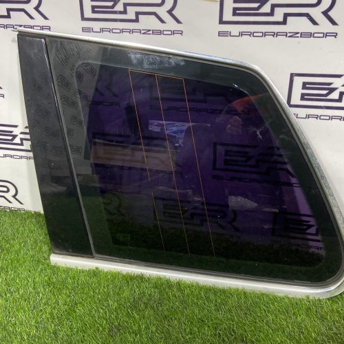 Стекло собачника левое Volkswagen Touareg