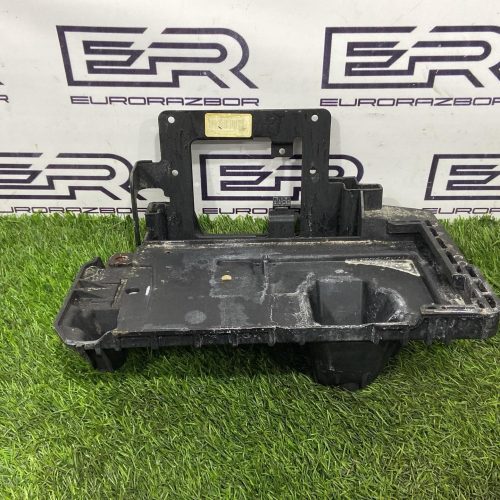 Полка аккумулятора КIA К5