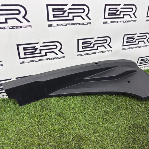 Пыльник фары левый Audi Q7 Q8 4M