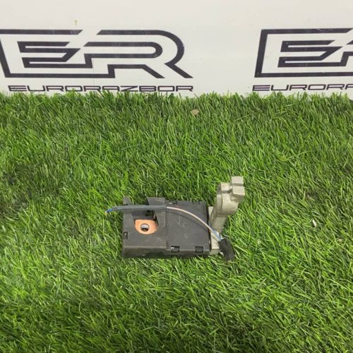 Плюсовая клемма Range Rover L405