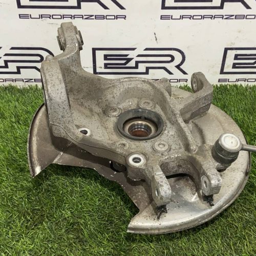 Кулак задний левый Volvo XC90