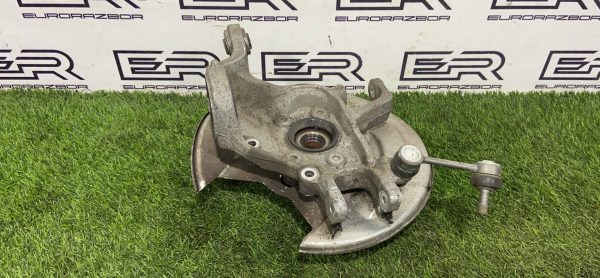 Кулак задний левый Volvo XC90