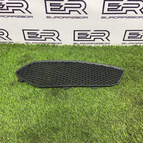 Решетка бампера передняя правая Mercedes Benz Cla С117