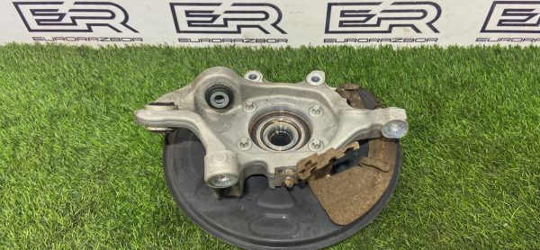 Кулак поворотный задний правый Mercedes W205